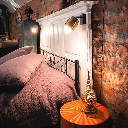 Apartamento Kamenny Historicky Loft A Vintage Bar