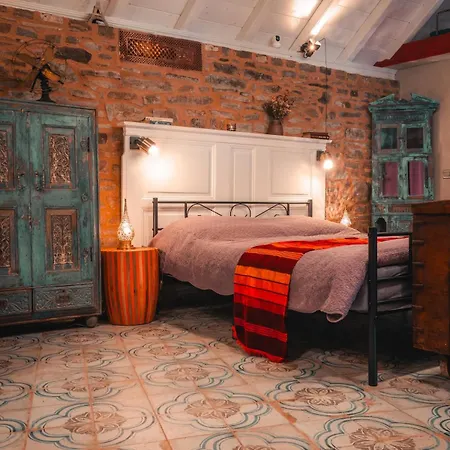 Kamenny Historicky Loft A Vintage Bar Apartamento