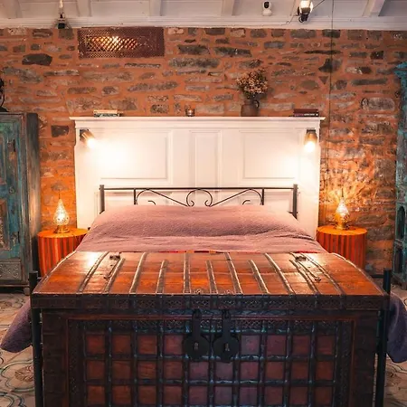 Kamenny Historicky Loft A Vintage Bar Apartamento